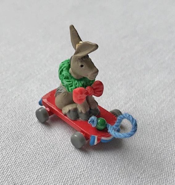 2000 Devoted Donkey - Miniature